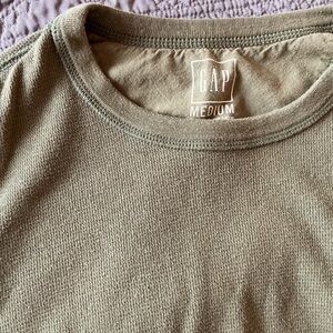 Gap medium knit shirt